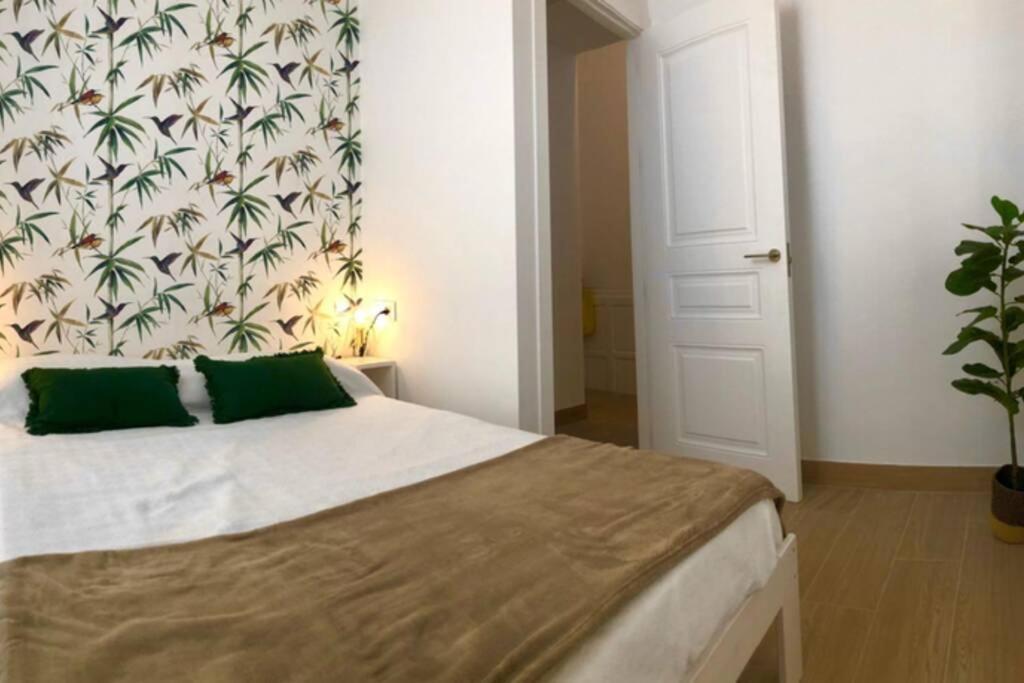 Gatu Premium Villa Libertad, Preferente Mayores De 25 Anos Y Familias Cadiz Exterior photo