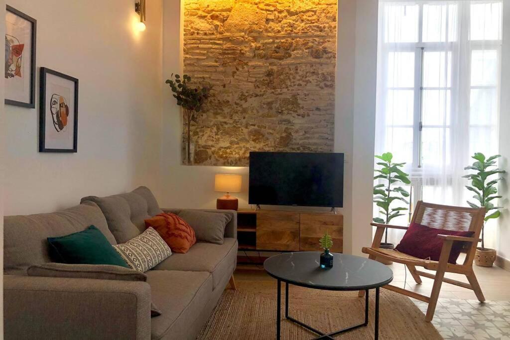 Gatu Premium Villa Libertad, Preferente Mayores De 25 Anos Y Familias Cadiz Exterior photo